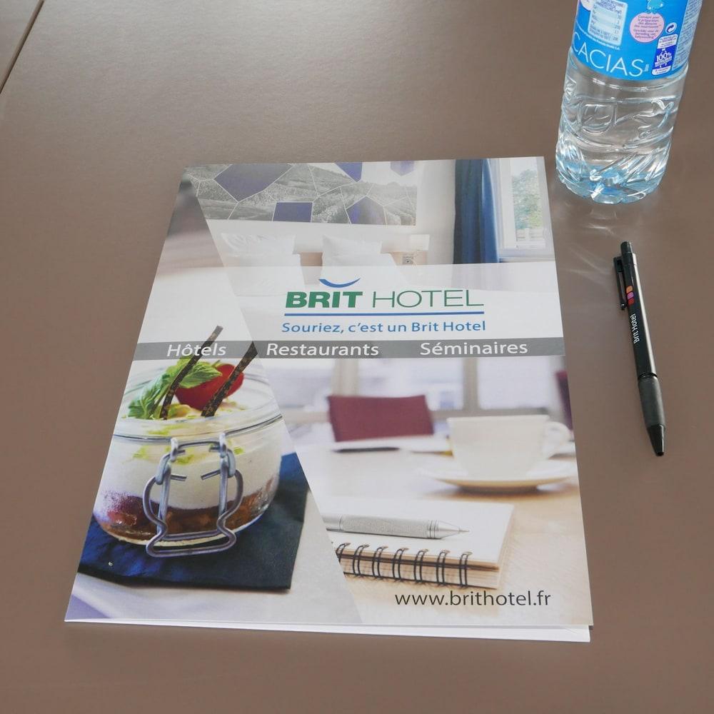Brit Hotel Du Stade Rennes Ouest Bagian luar foto