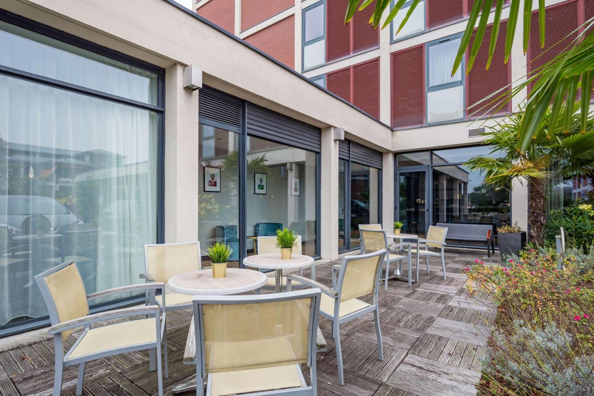 Brit Hotel Du Stade Rennes Ouest Bagian luar foto