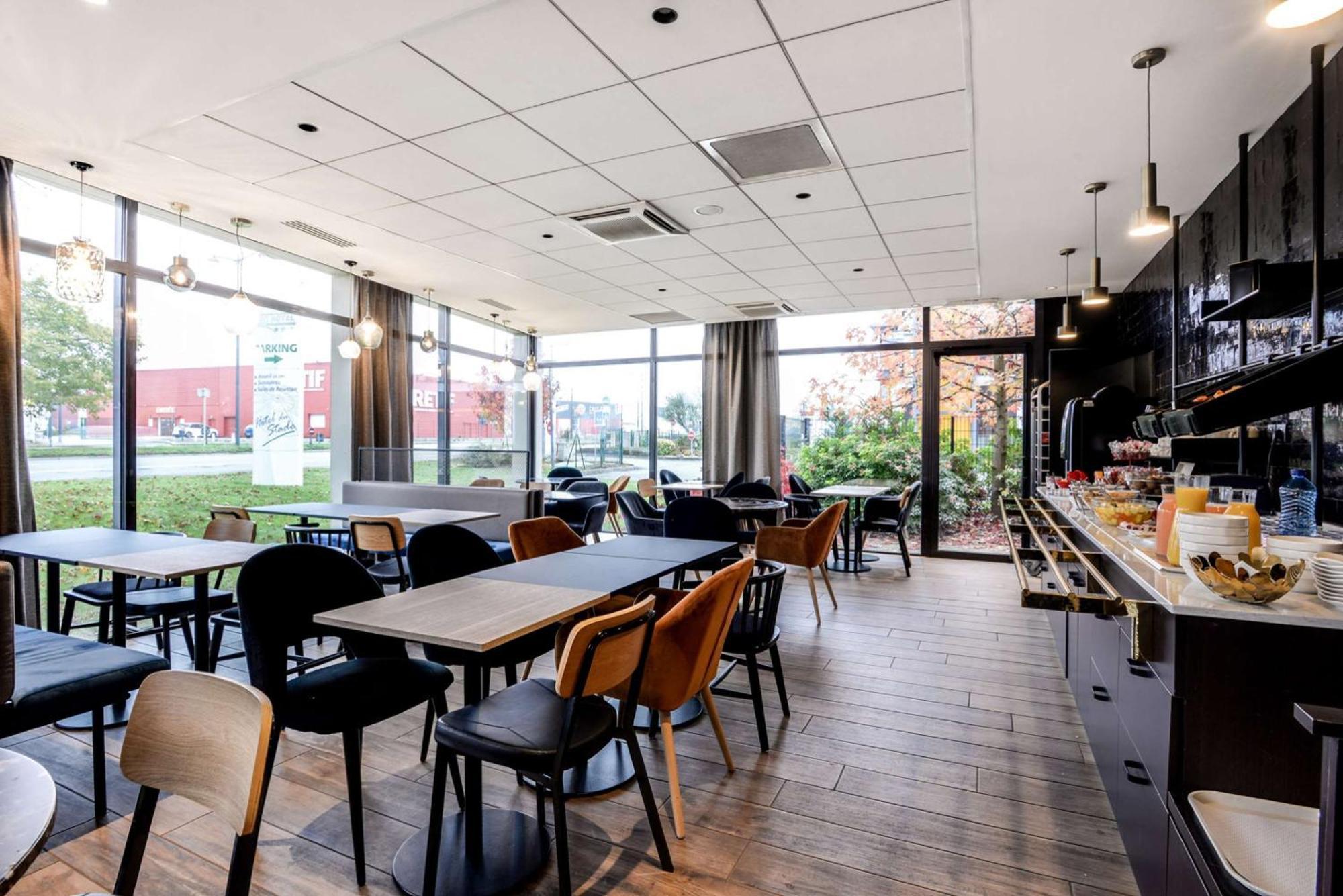 Brit Hotel Du Stade Rennes Ouest Bagian luar foto