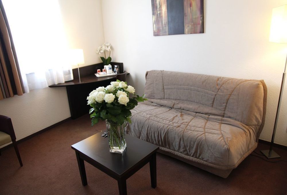 Brit Hotel Du Stade Rennes Ouest Bagian luar foto