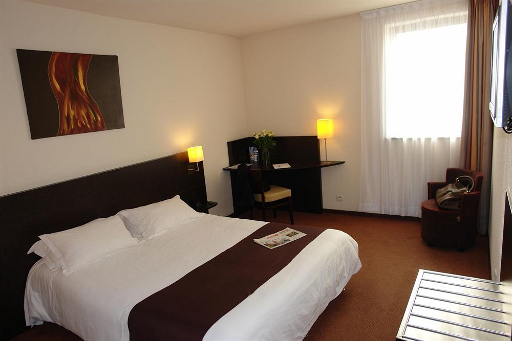 Brit Hotel Du Stade Rennes Ouest Ruang foto