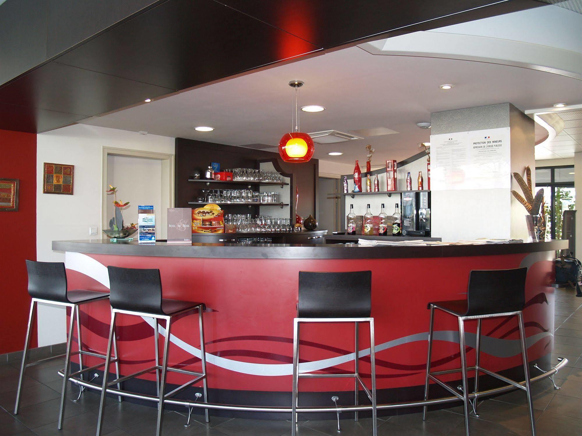 Brit Hotel Du Stade Rennes Ouest Bagian luar foto